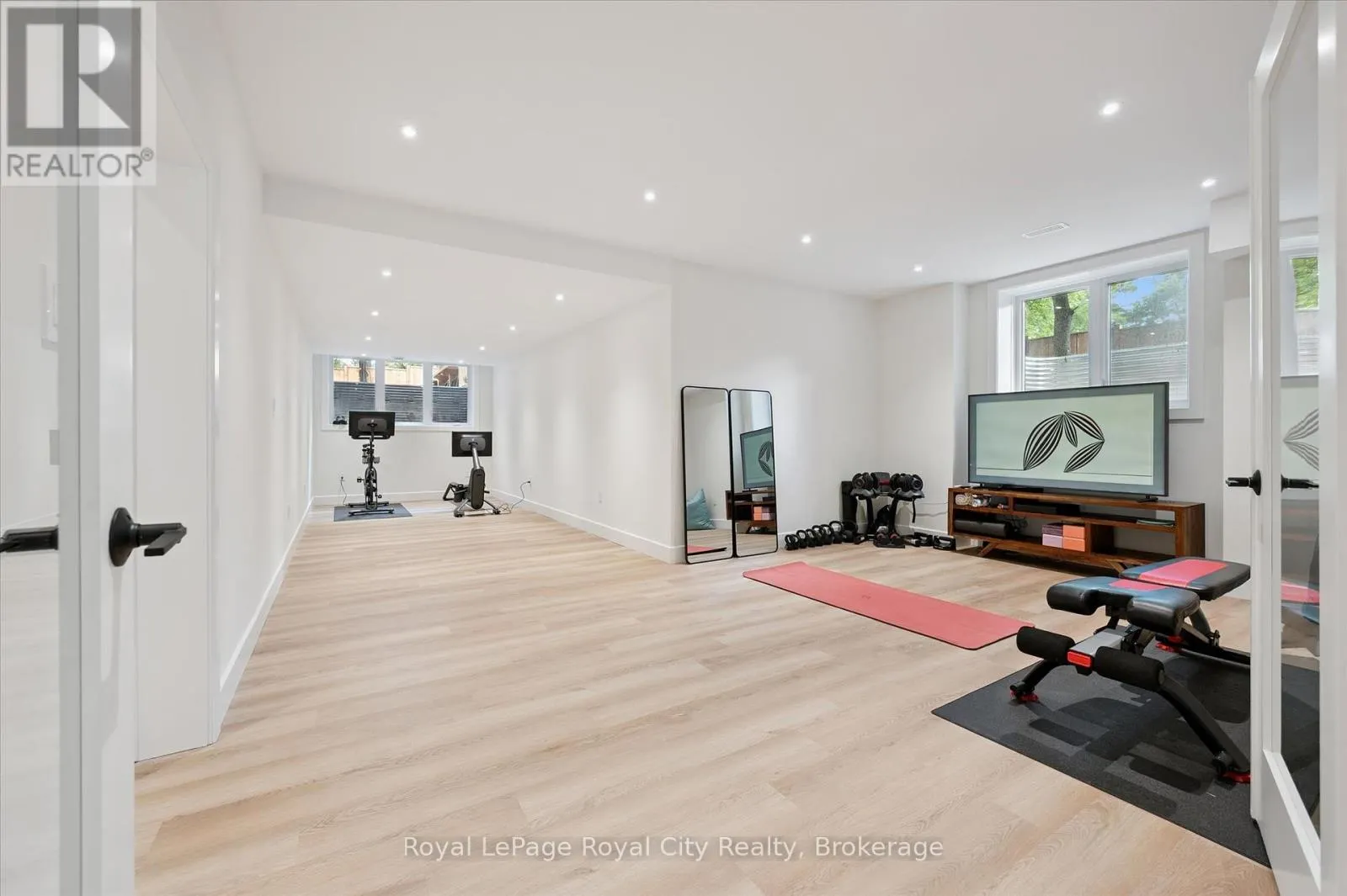 15 FARNHAM ROAD