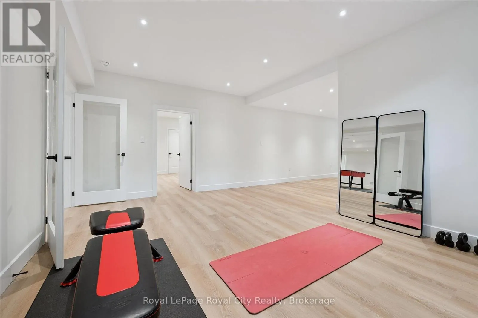 15 FARNHAM ROAD