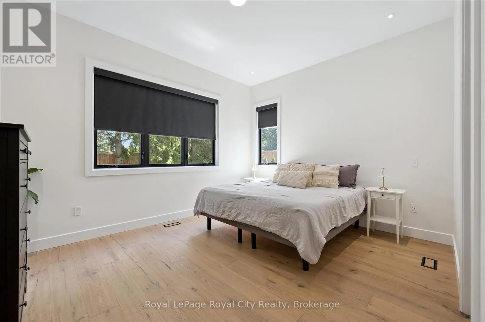 15 FARNHAM ROAD