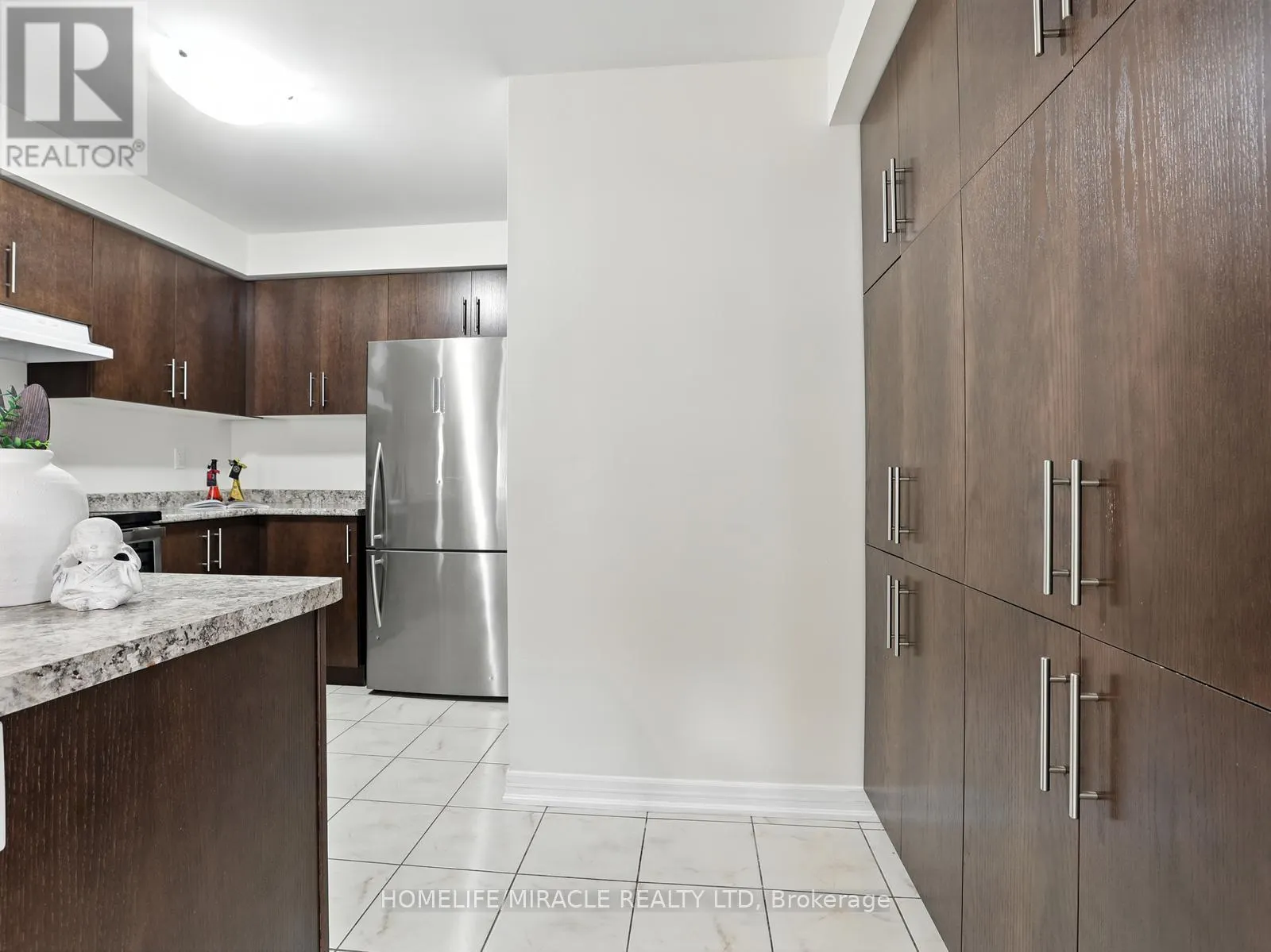 53 - 755 LINDEN DRIVE