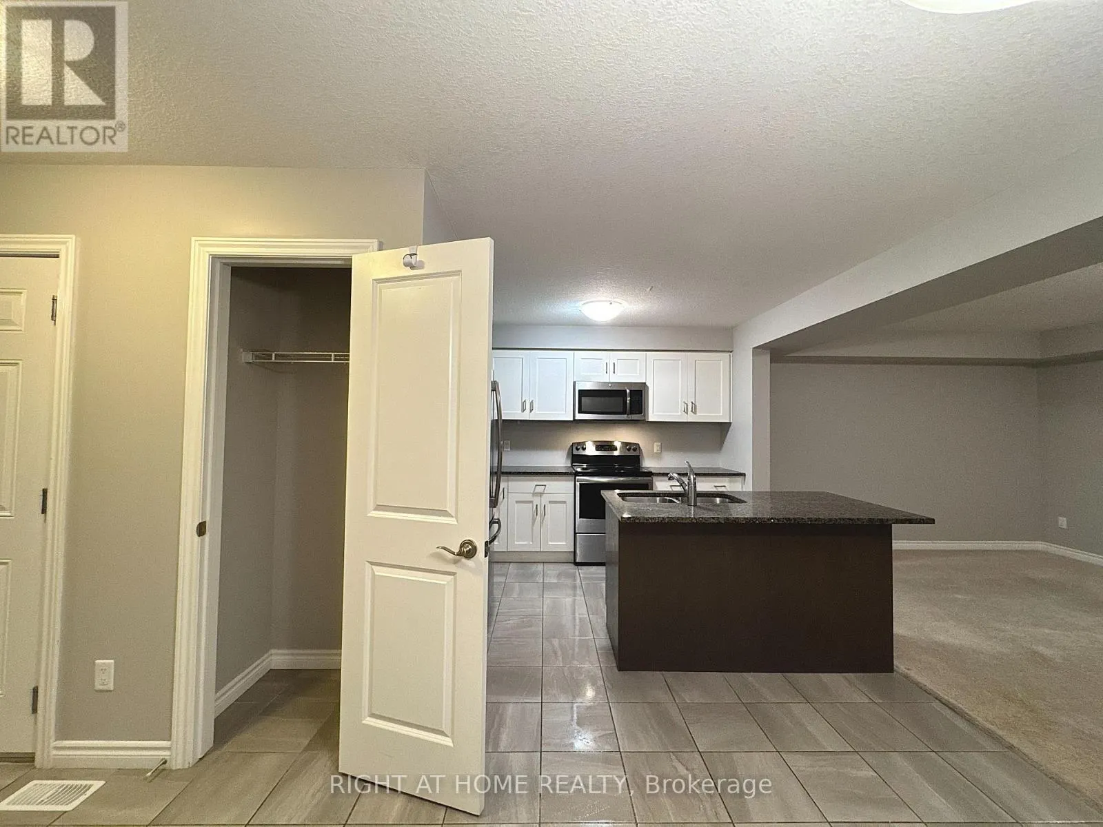 87 - 635 SAGINAW PARKWAY