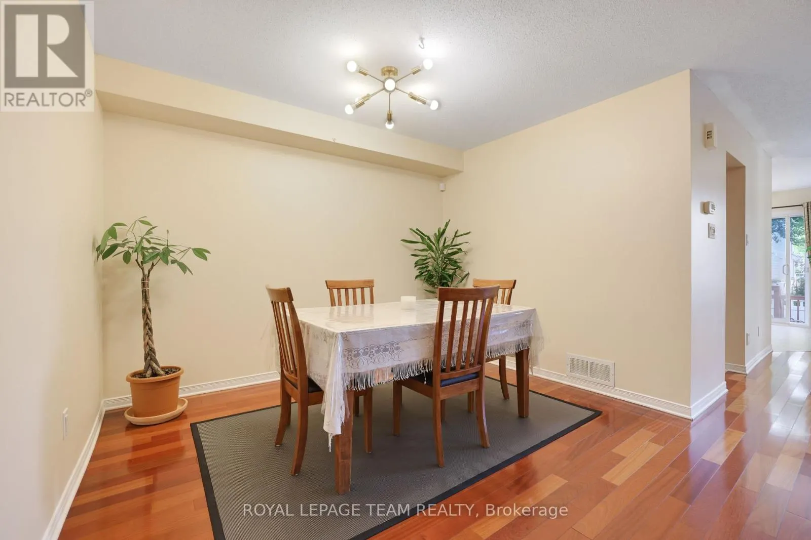 144 DEERCROFT AVENUE