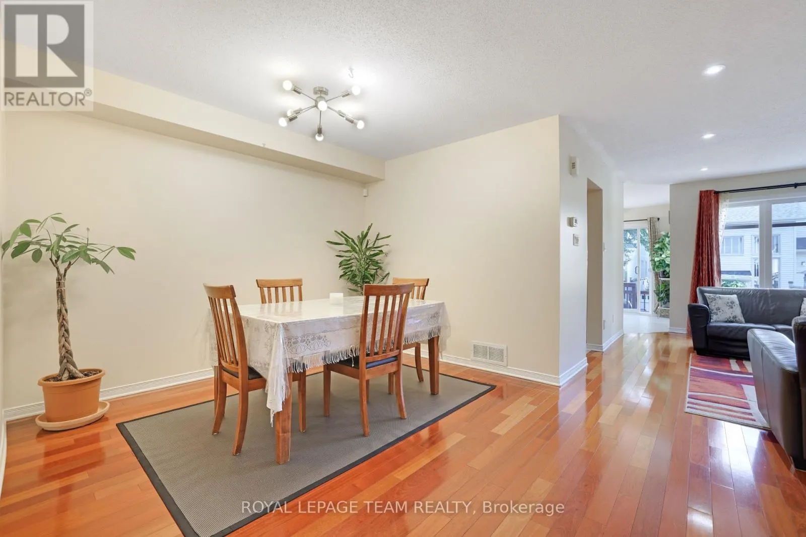 144 DEERCROFT AVENUE