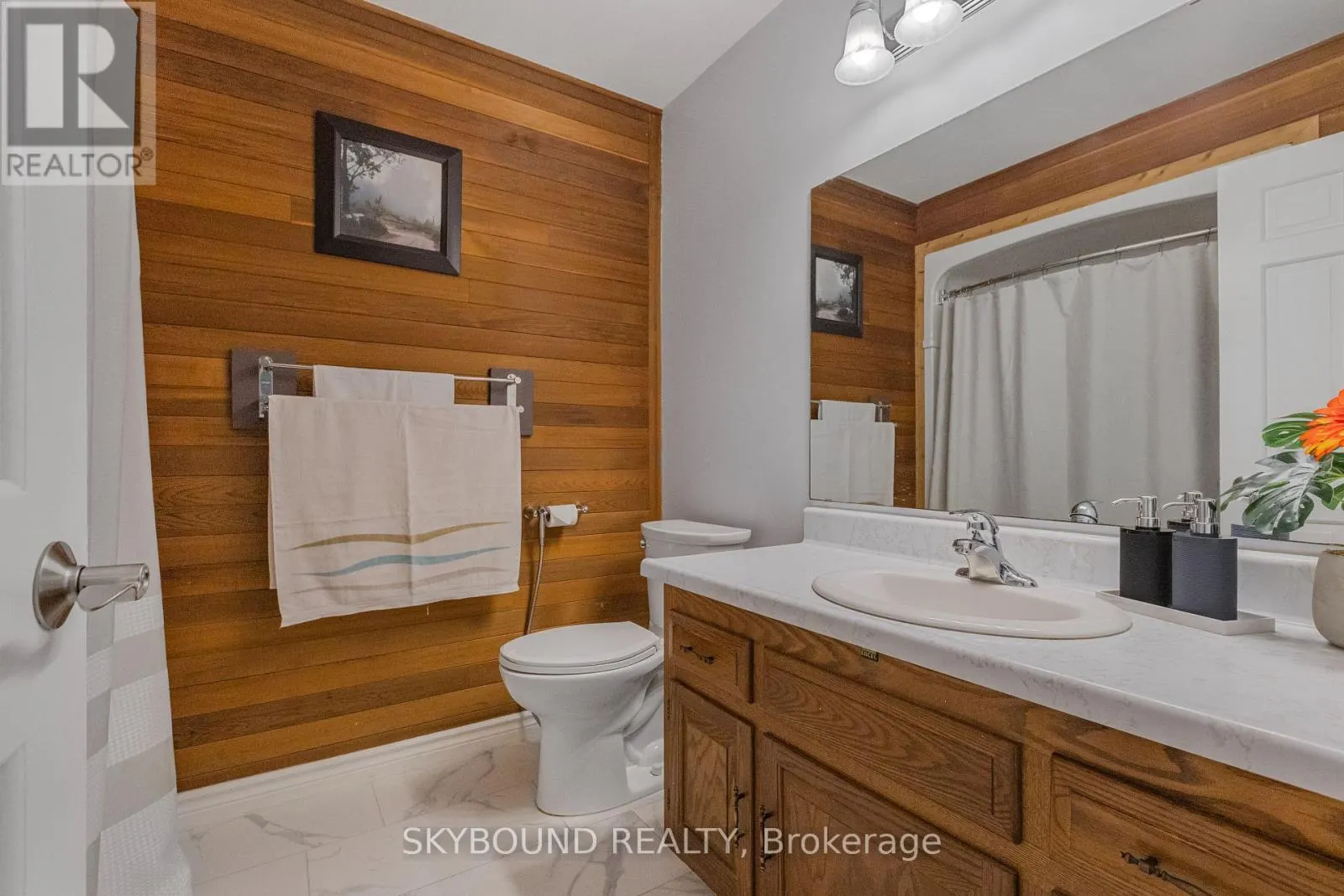 6 ROSELAWN COURT