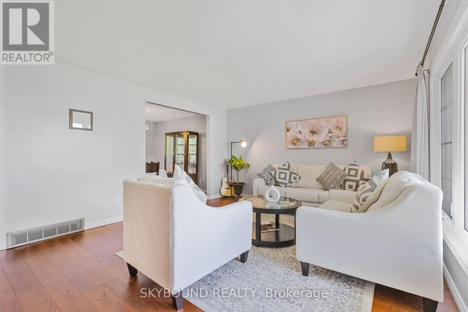 6 ROSELAWN COURT