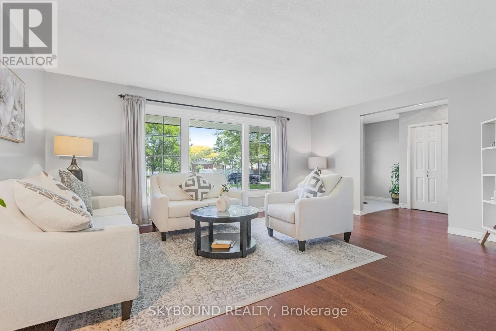 6 ROSELAWN COURT