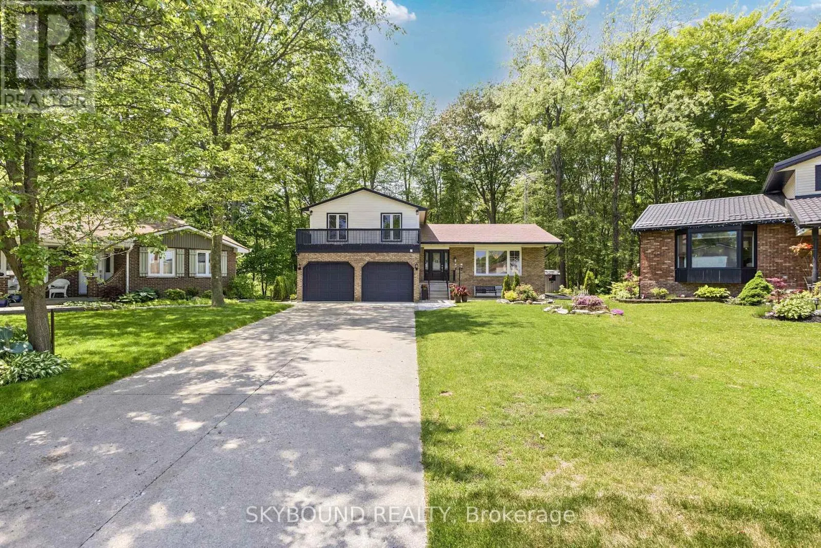 6 ROSELAWN COURT