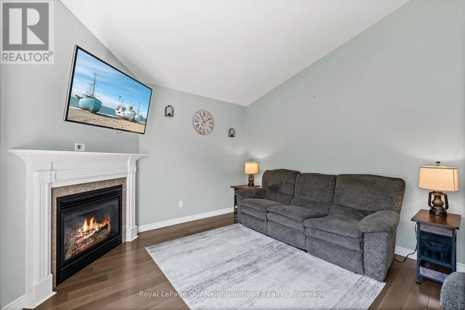 444 FLORENCE DRIVE