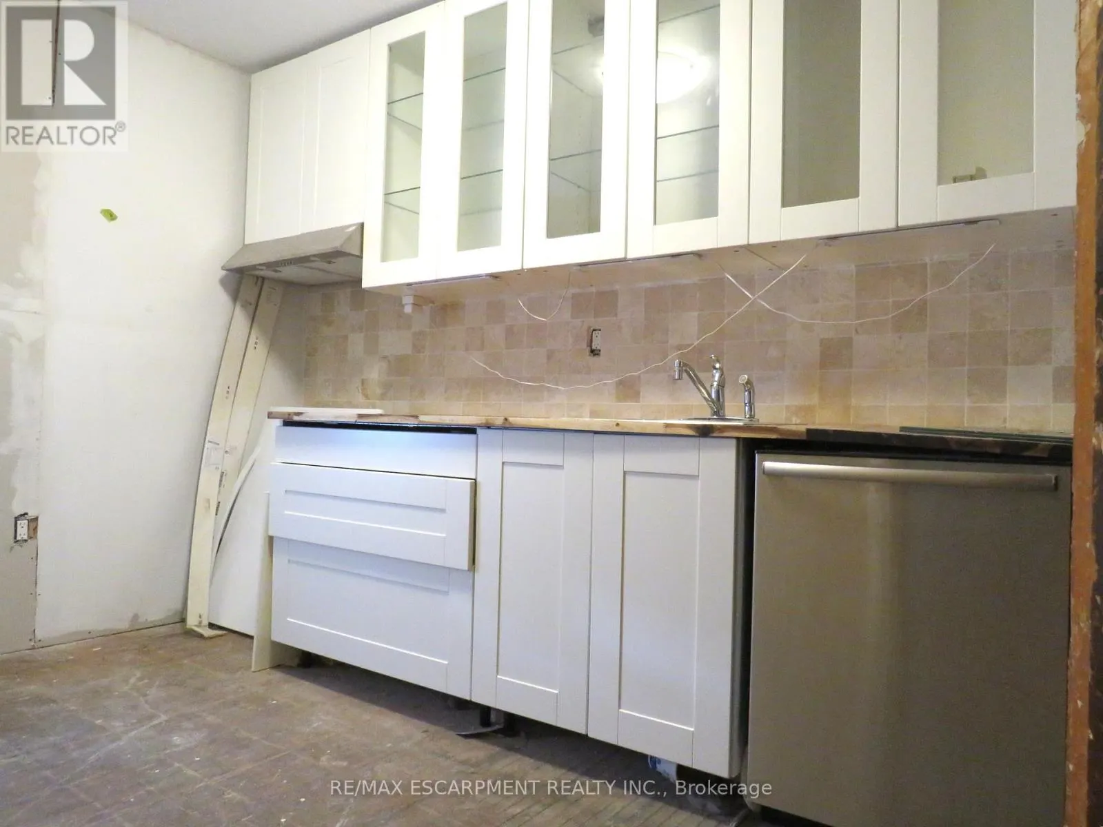 120 SANFORD AVENUE S