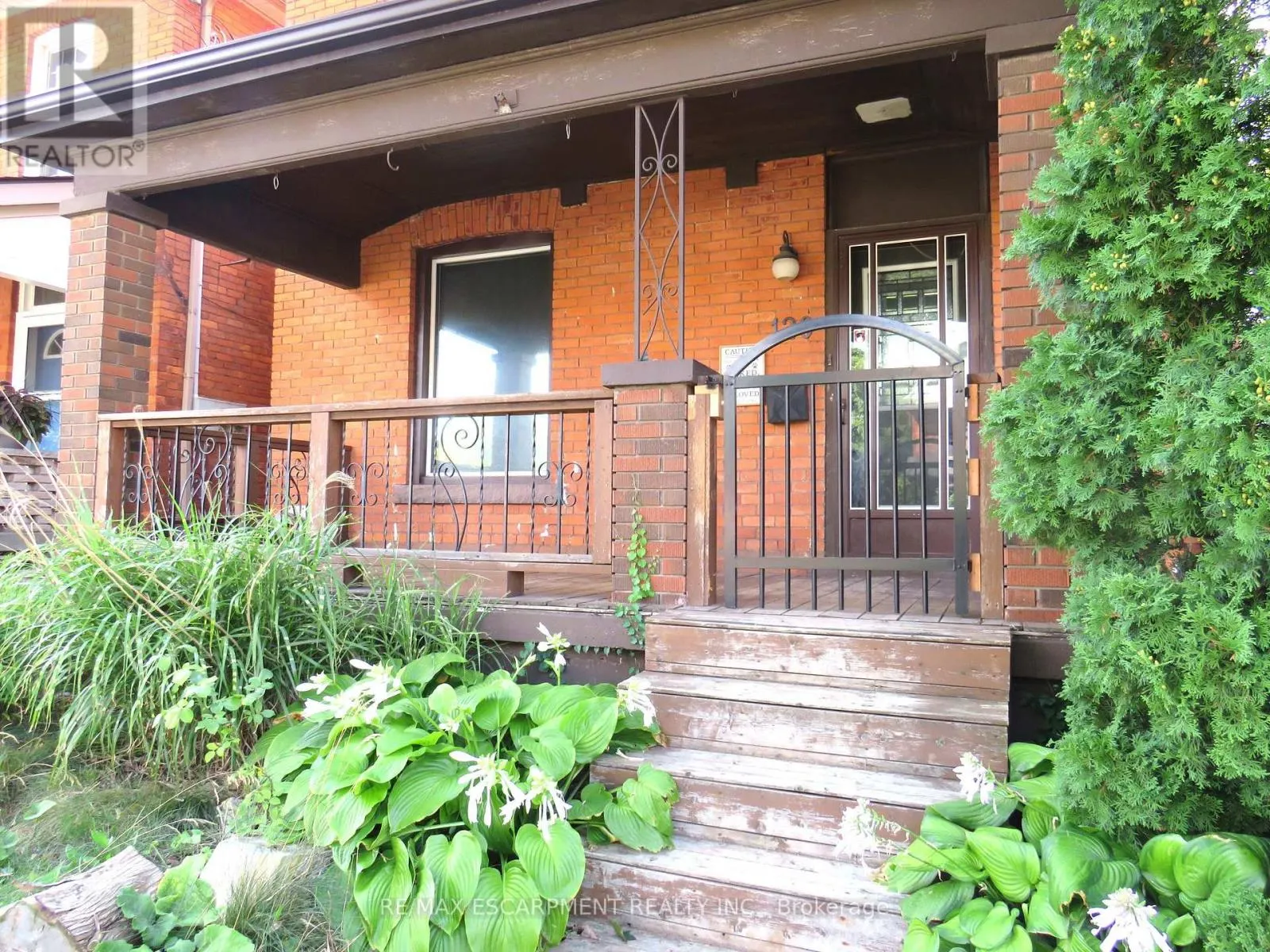 120 SANFORD AVENUE S