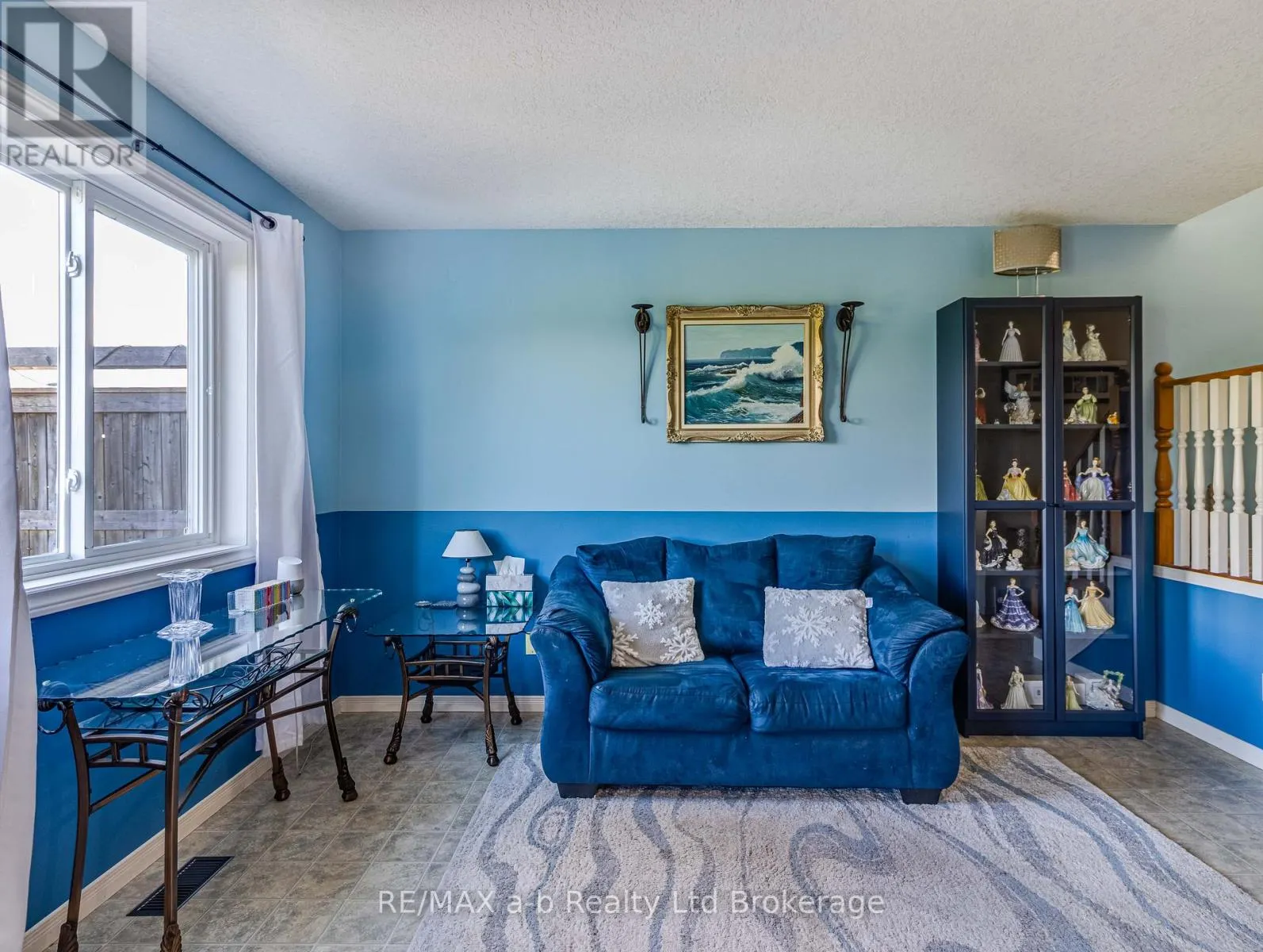 112 ATHLONE CRESCENT