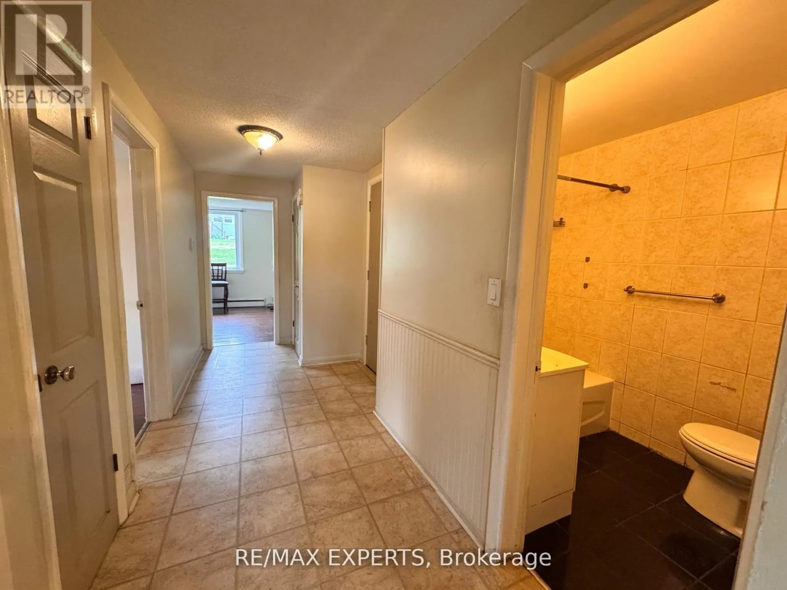 UNIT 1 - 63 DONALD STREET