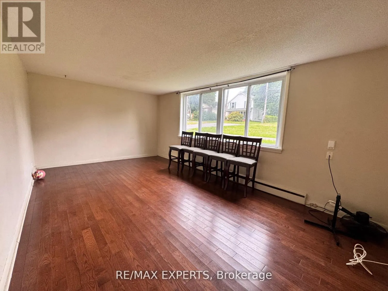 UNIT 1 - 63 DONALD STREET