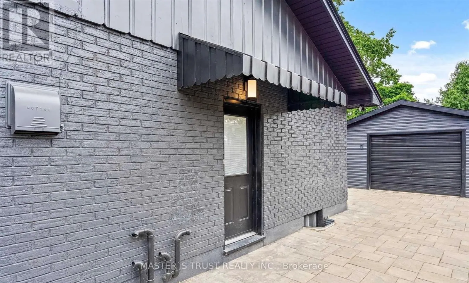 25 SPRING GARDEN BOULEVARD