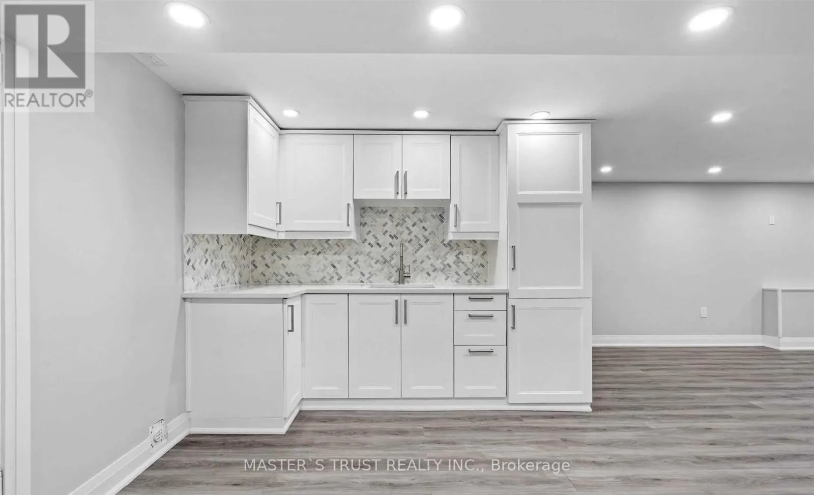 25 SPRING GARDEN BOULEVARD