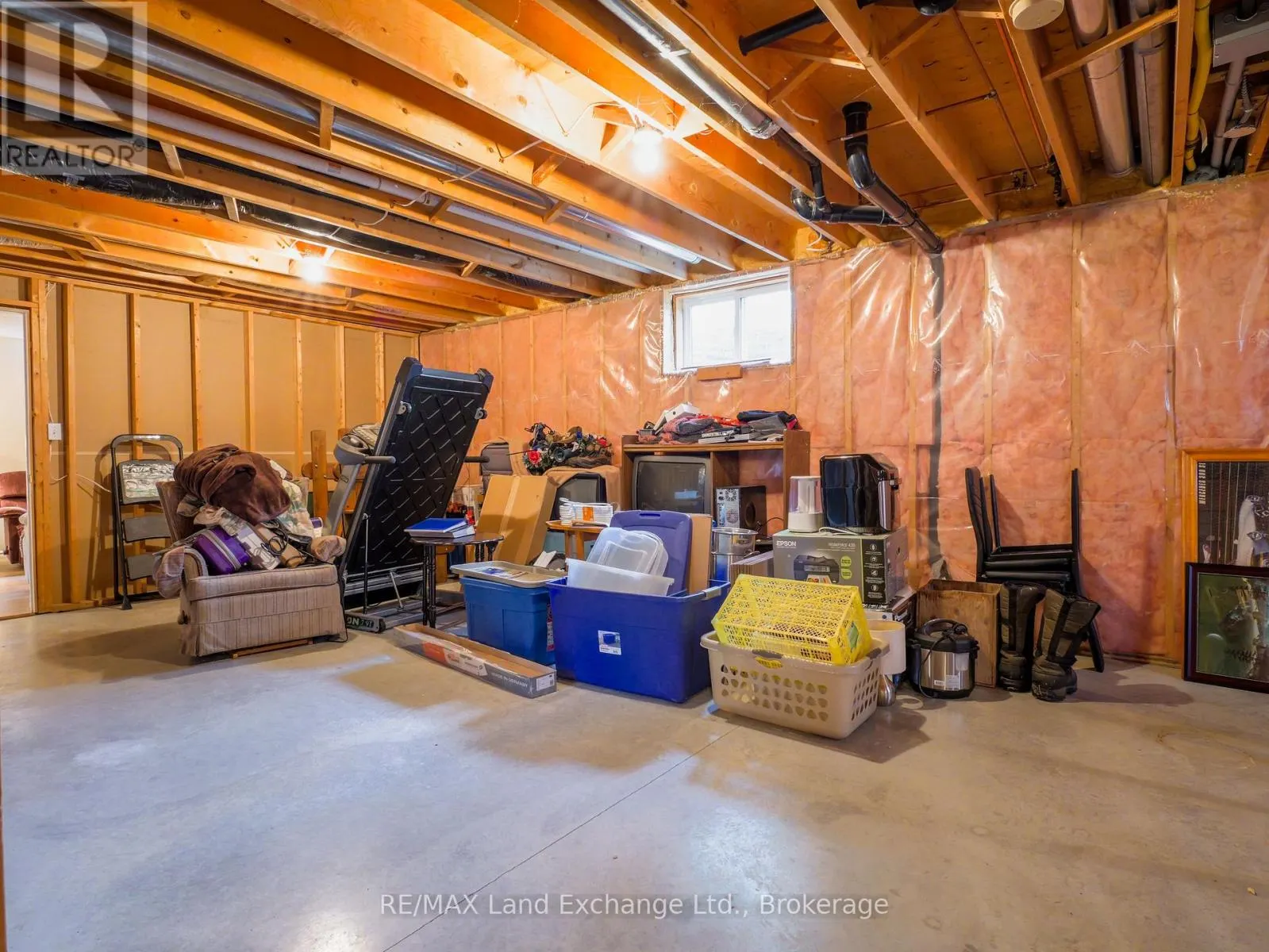 806 MAPLEWOOD DRIVE
