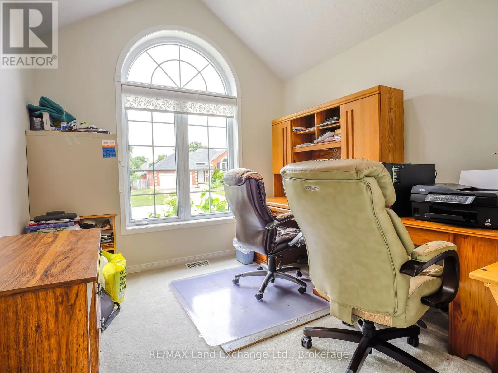 806 MAPLEWOOD DRIVE
