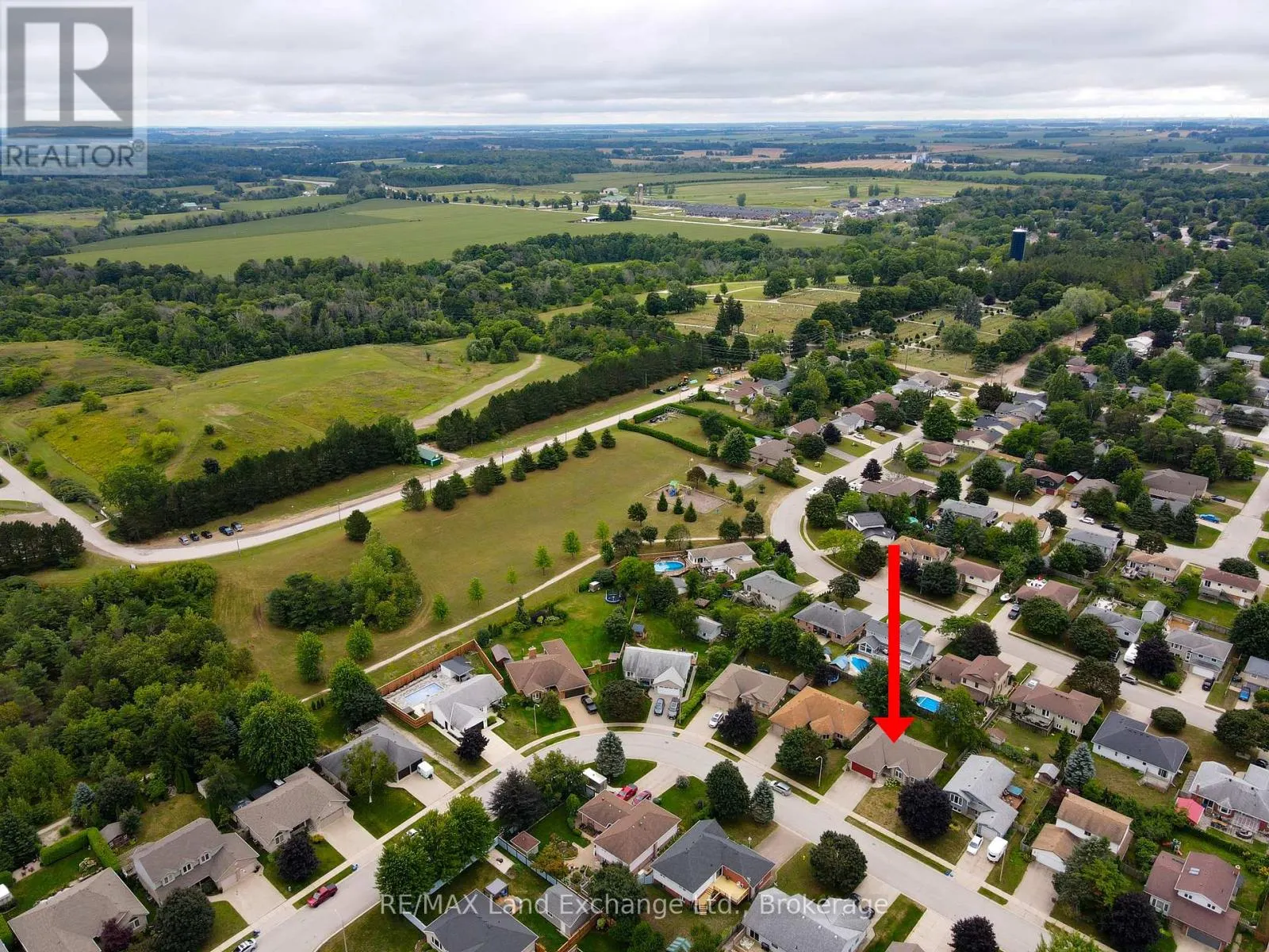 806 MAPLEWOOD DRIVE