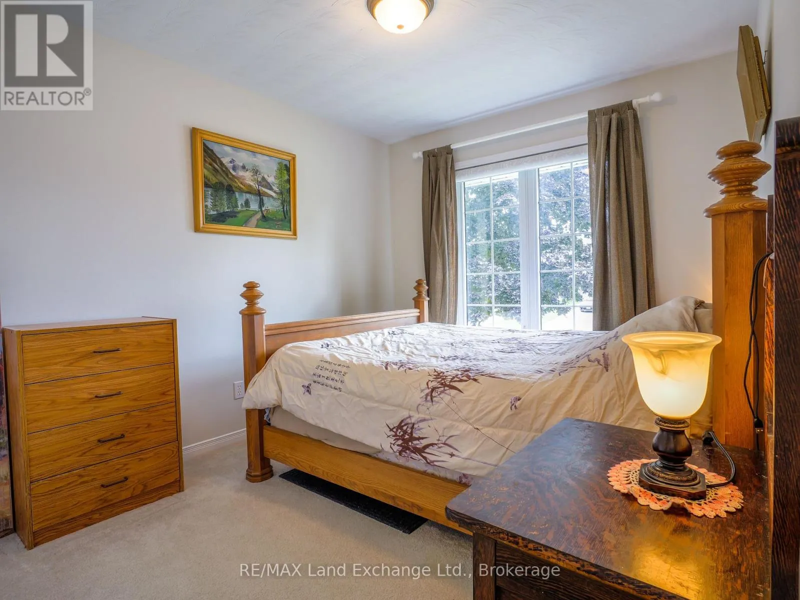 806 MAPLEWOOD DRIVE