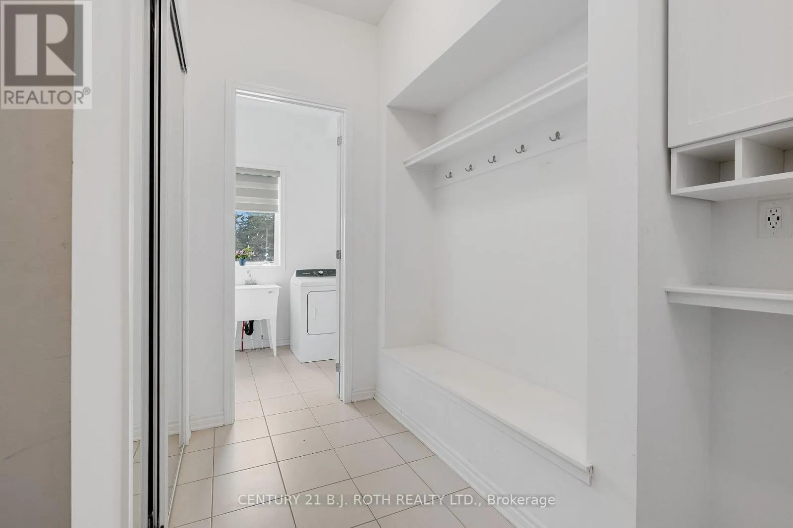 22 DYER CRESCENT