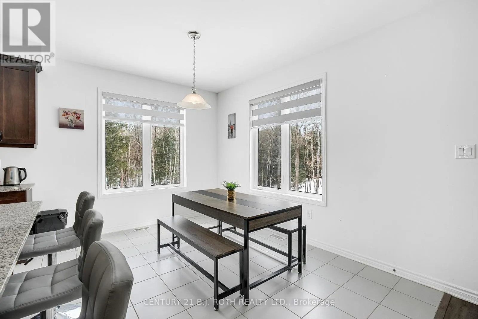 22 DYER CRESCENT