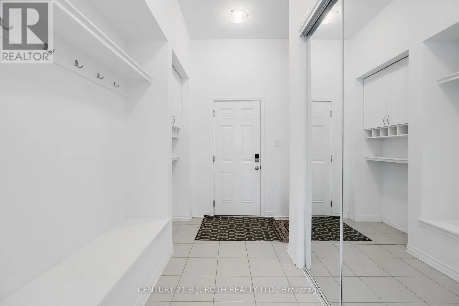 22 DYER CRESCENT