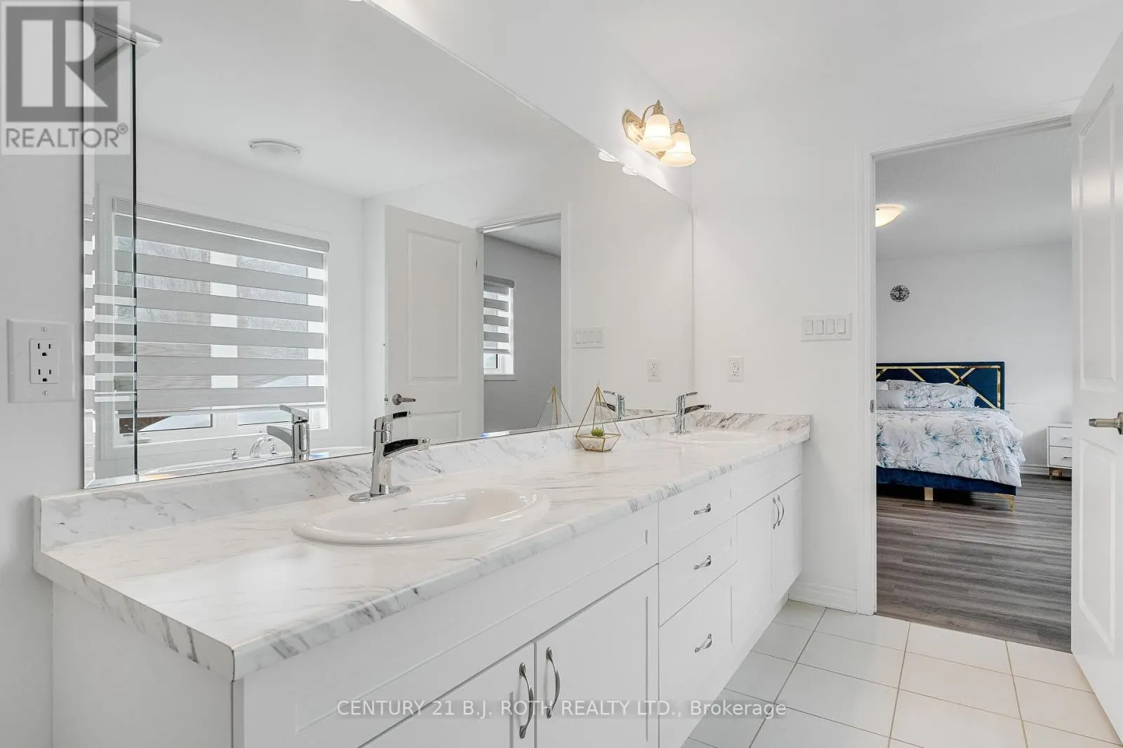 22 DYER CRESCENT