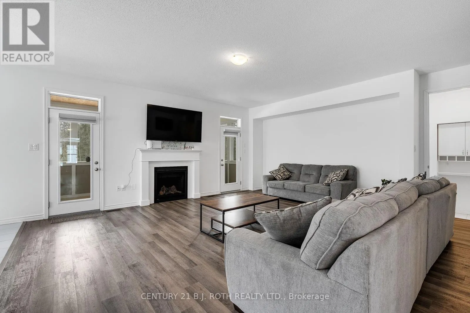 22 DYER CRESCENT