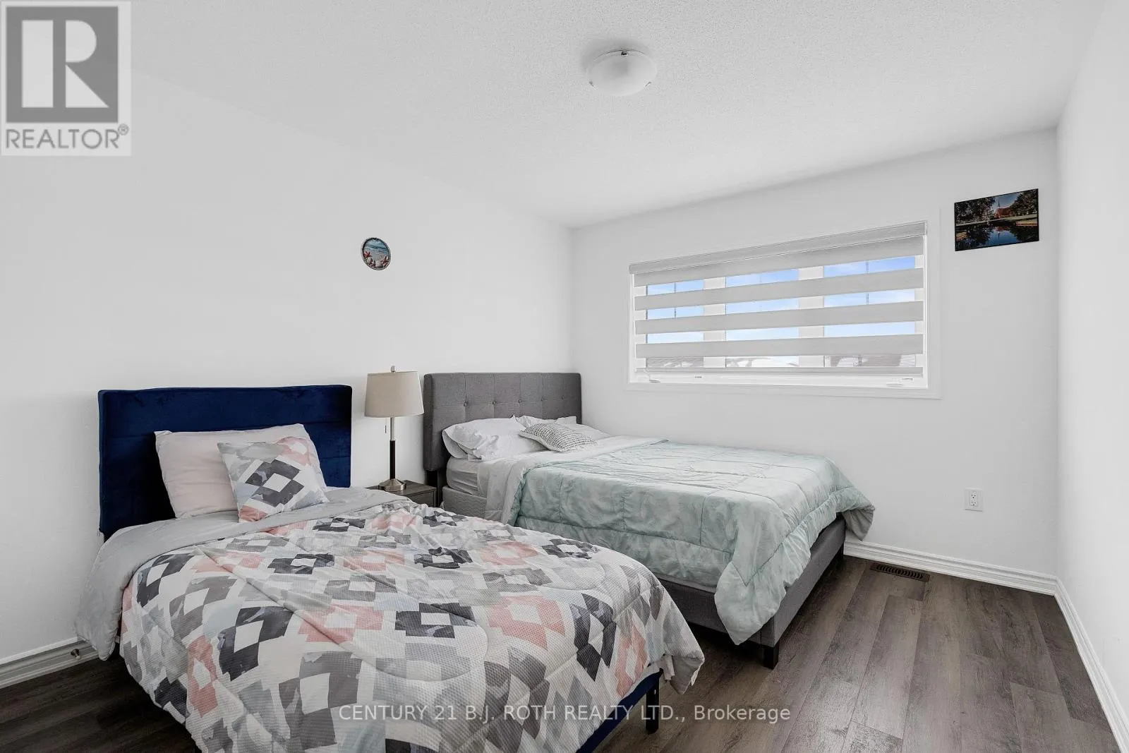 22 DYER CRESCENT