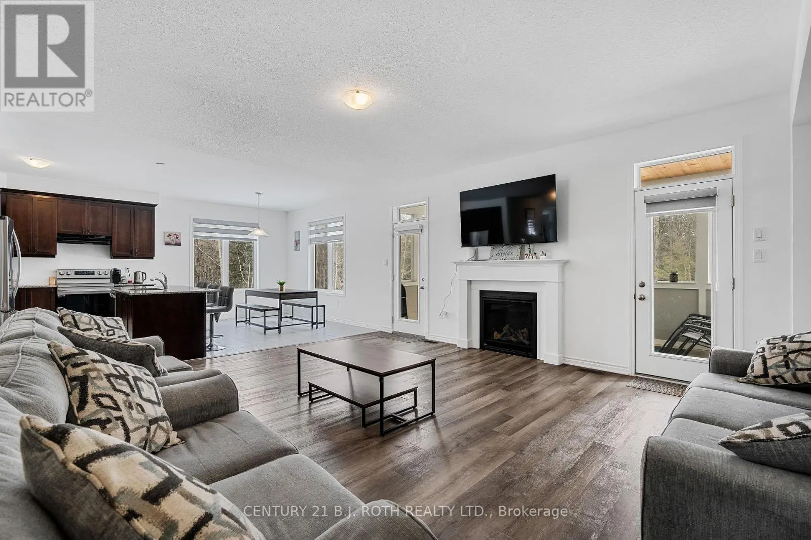 22 DYER CRESCENT