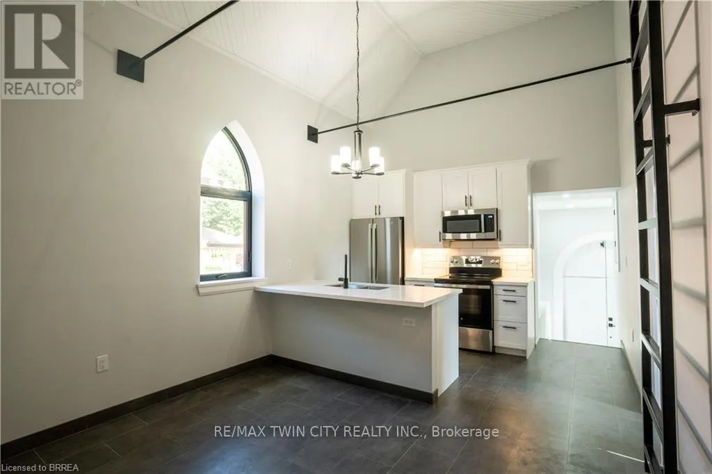 #4 - 130 ELGIN STREET