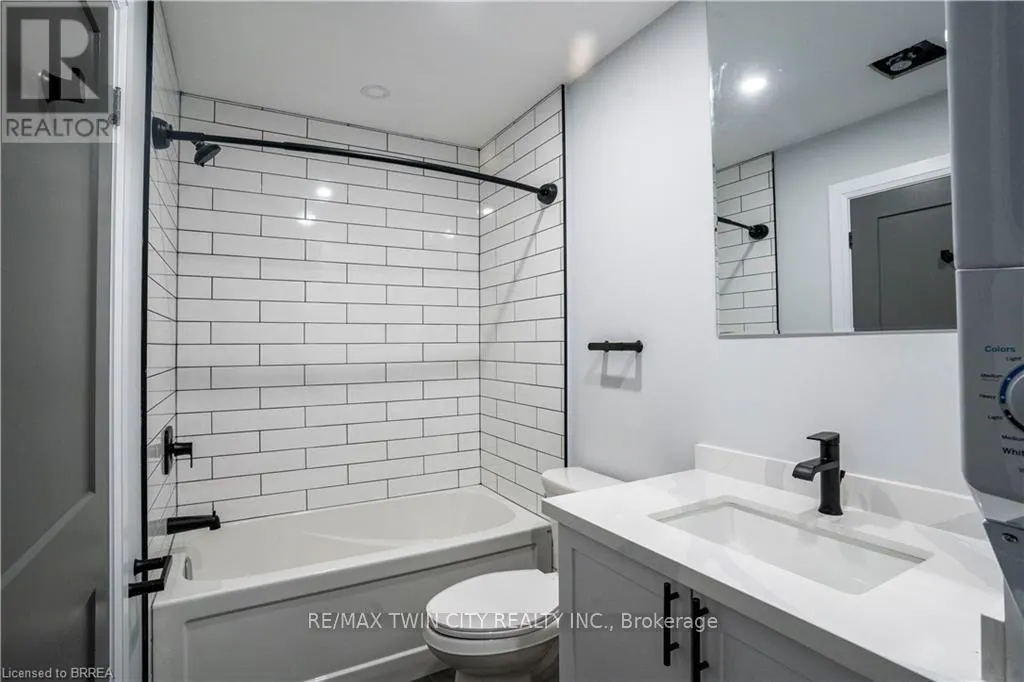 #4 - 130 ELGIN STREET