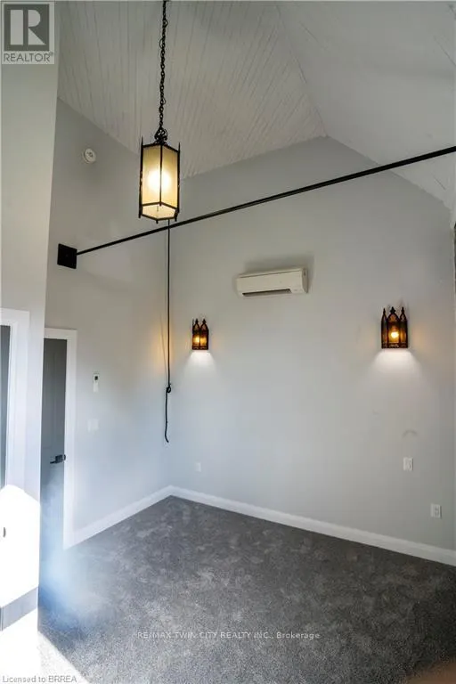 #4 - 130 ELGIN STREET