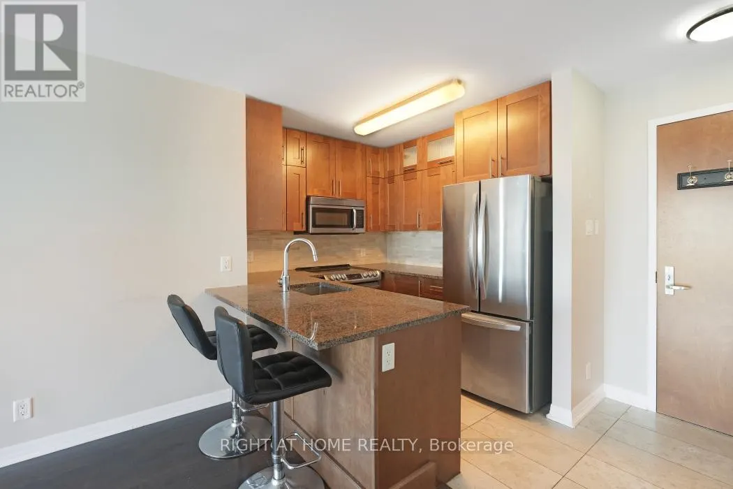 2802 - 242 RIDEAU STREET