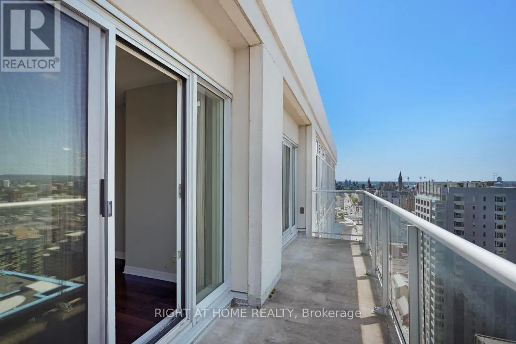 2802 - 242 RIDEAU STREET