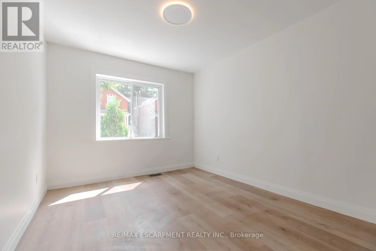 92 PEARL STREET S