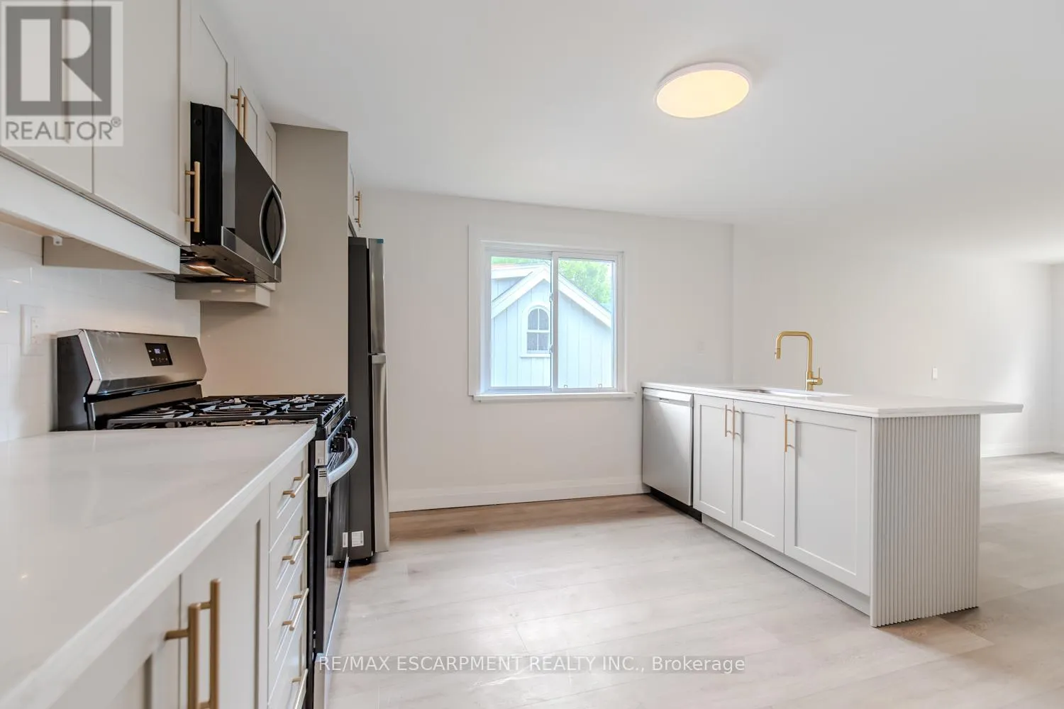 92 PEARL STREET S