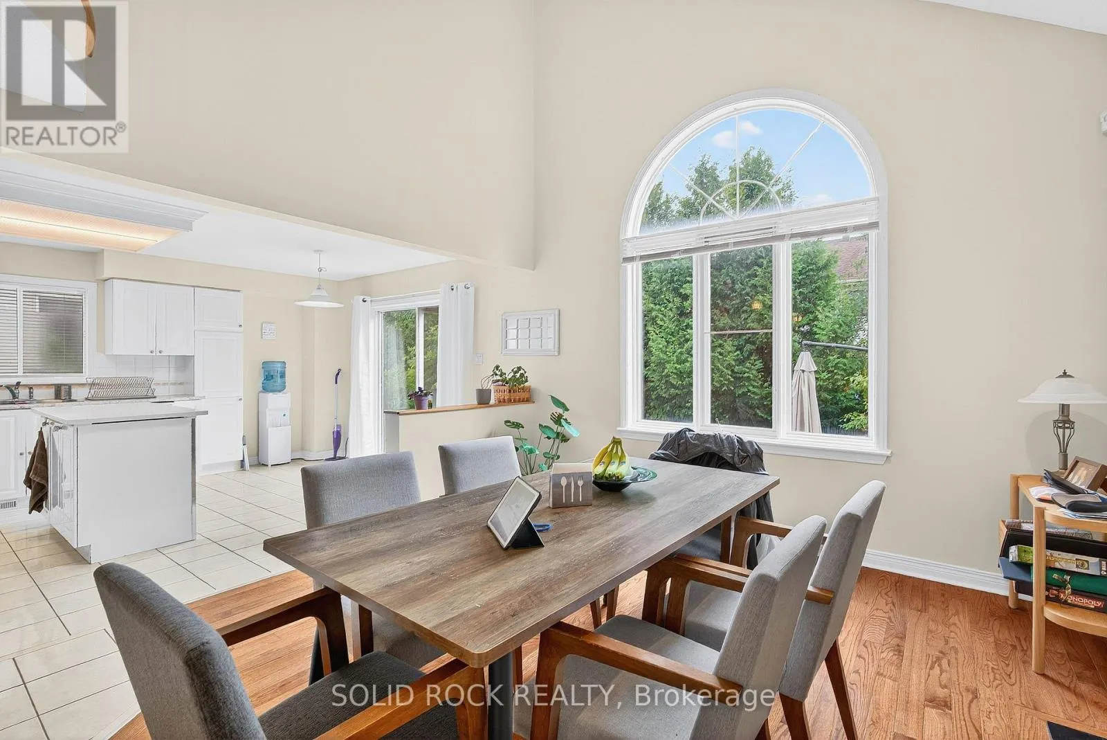 30 KENINS CRESCENT