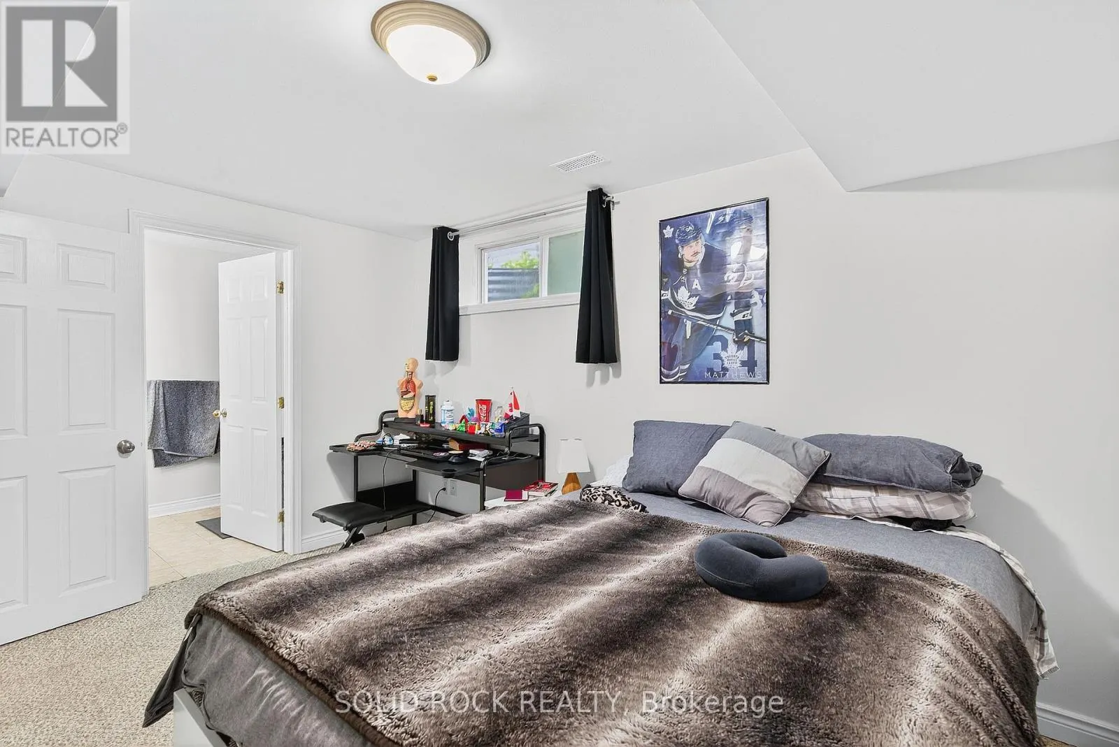 30 KENINS CRESCENT