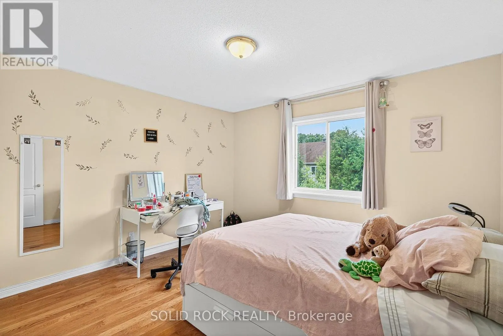 30 KENINS CRESCENT