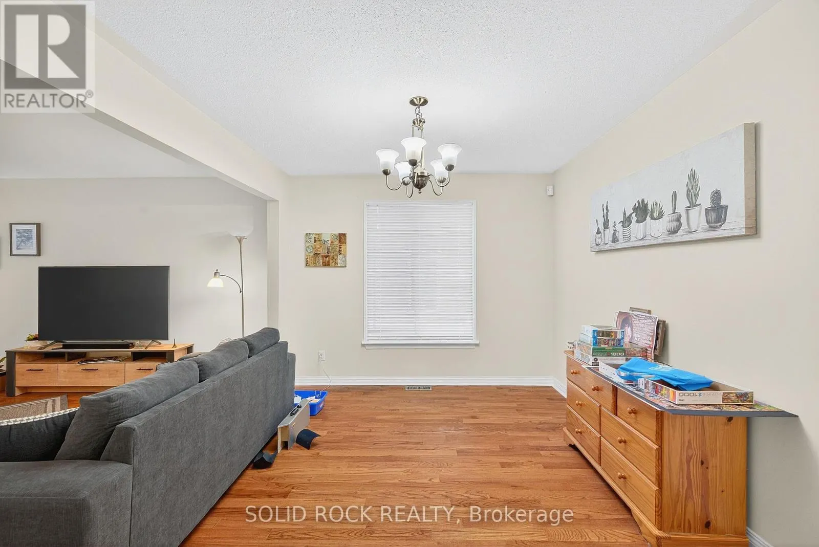 30 KENINS CRESCENT