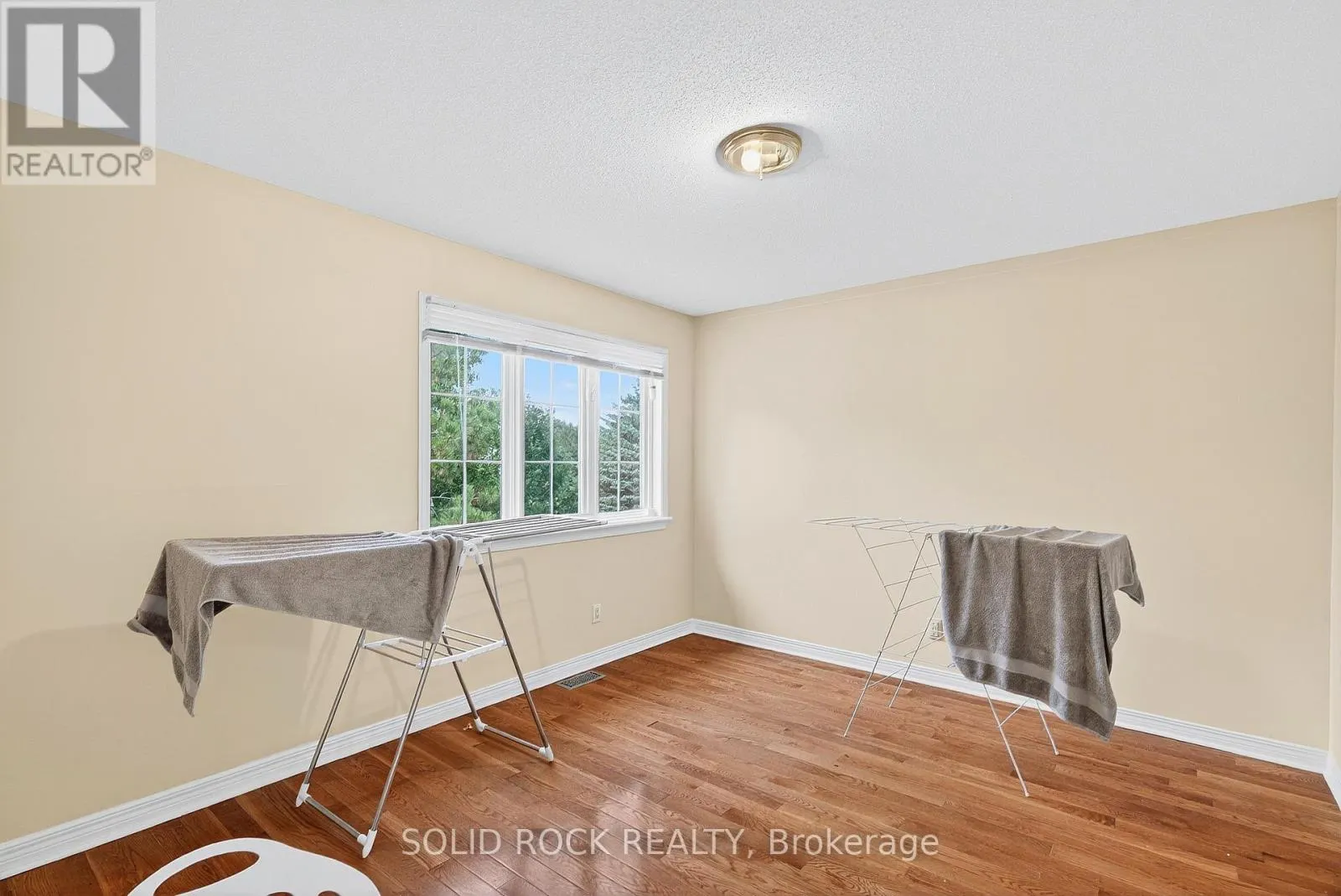 30 KENINS CRESCENT