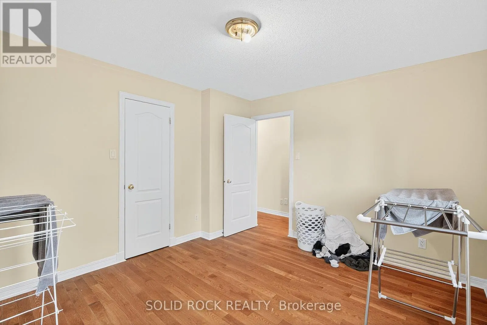 30 KENINS CRESCENT