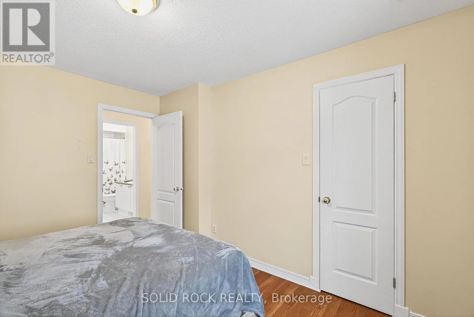 30 KENINS CRESCENT