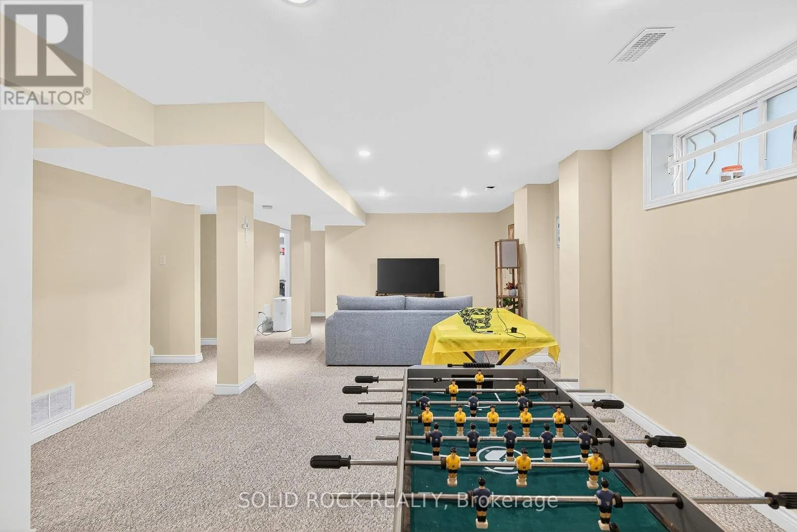 30 KENINS CRESCENT