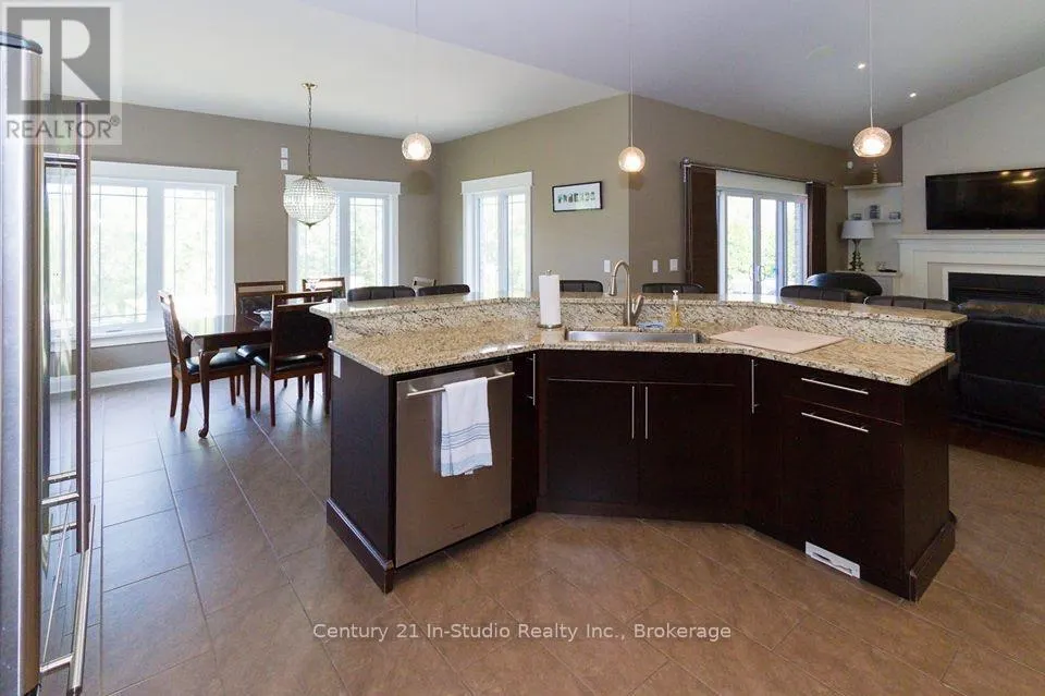 72235 LAKESHORE DRIVE, R.R. #1 DRIVE