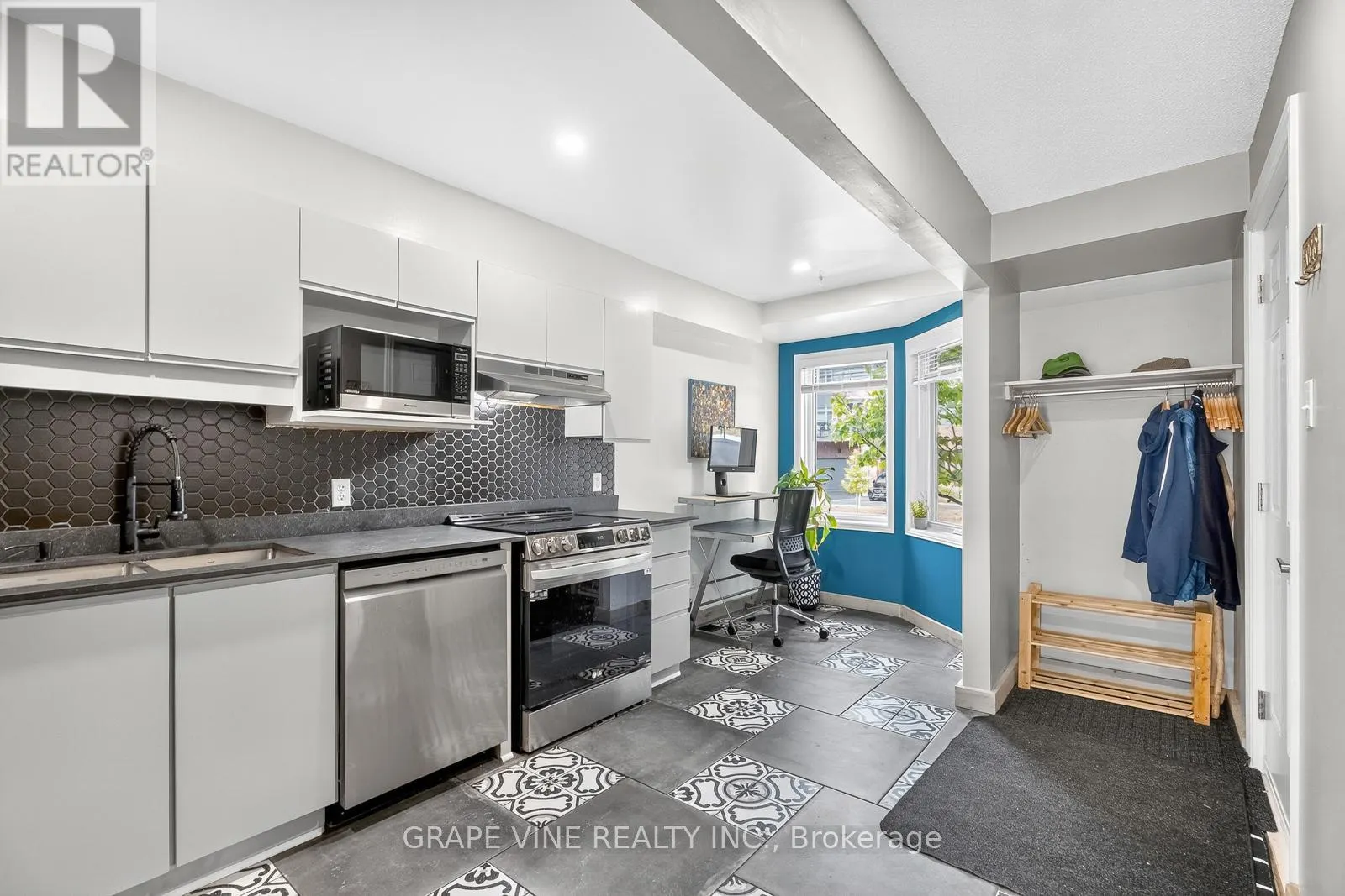 11 - 1400 WILDBERRY COURT