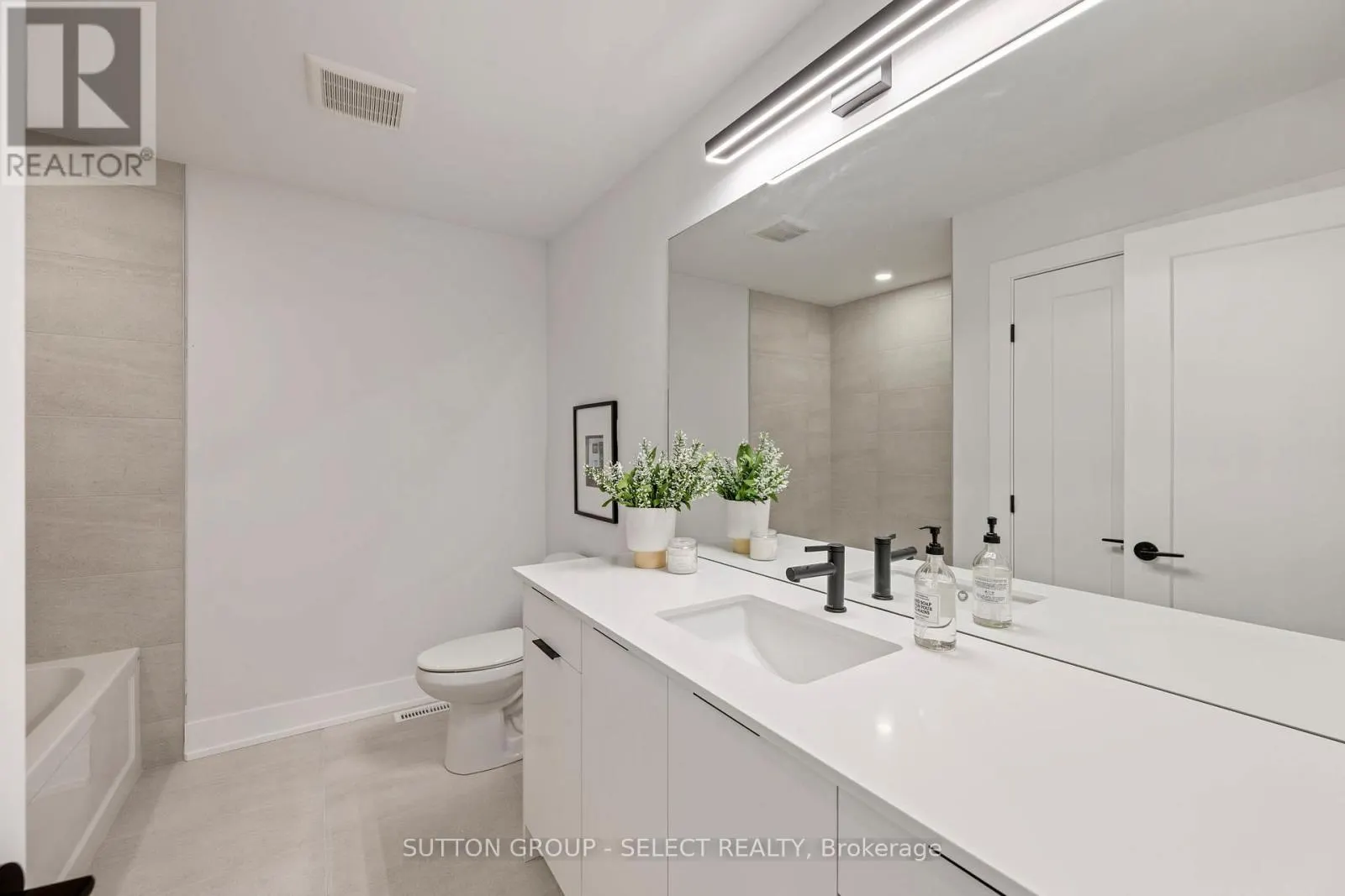30 - 1175 RIVERBEND ROAD, #30