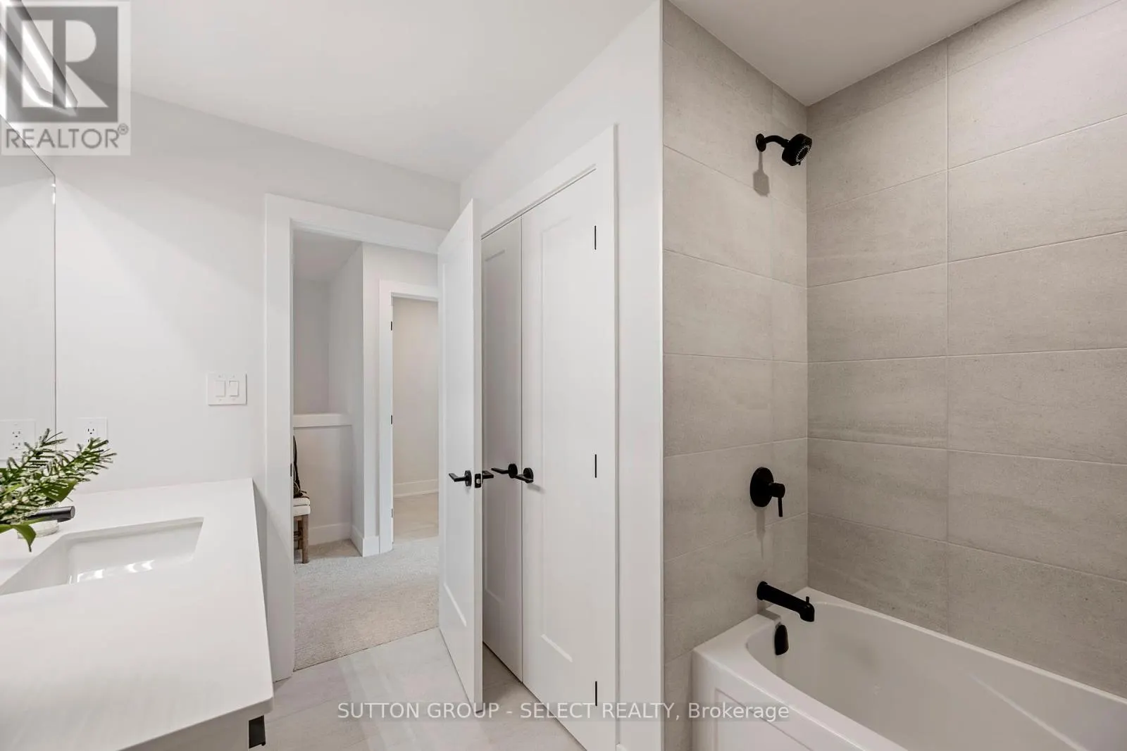 30 - 1175 RIVERBEND ROAD, #30
