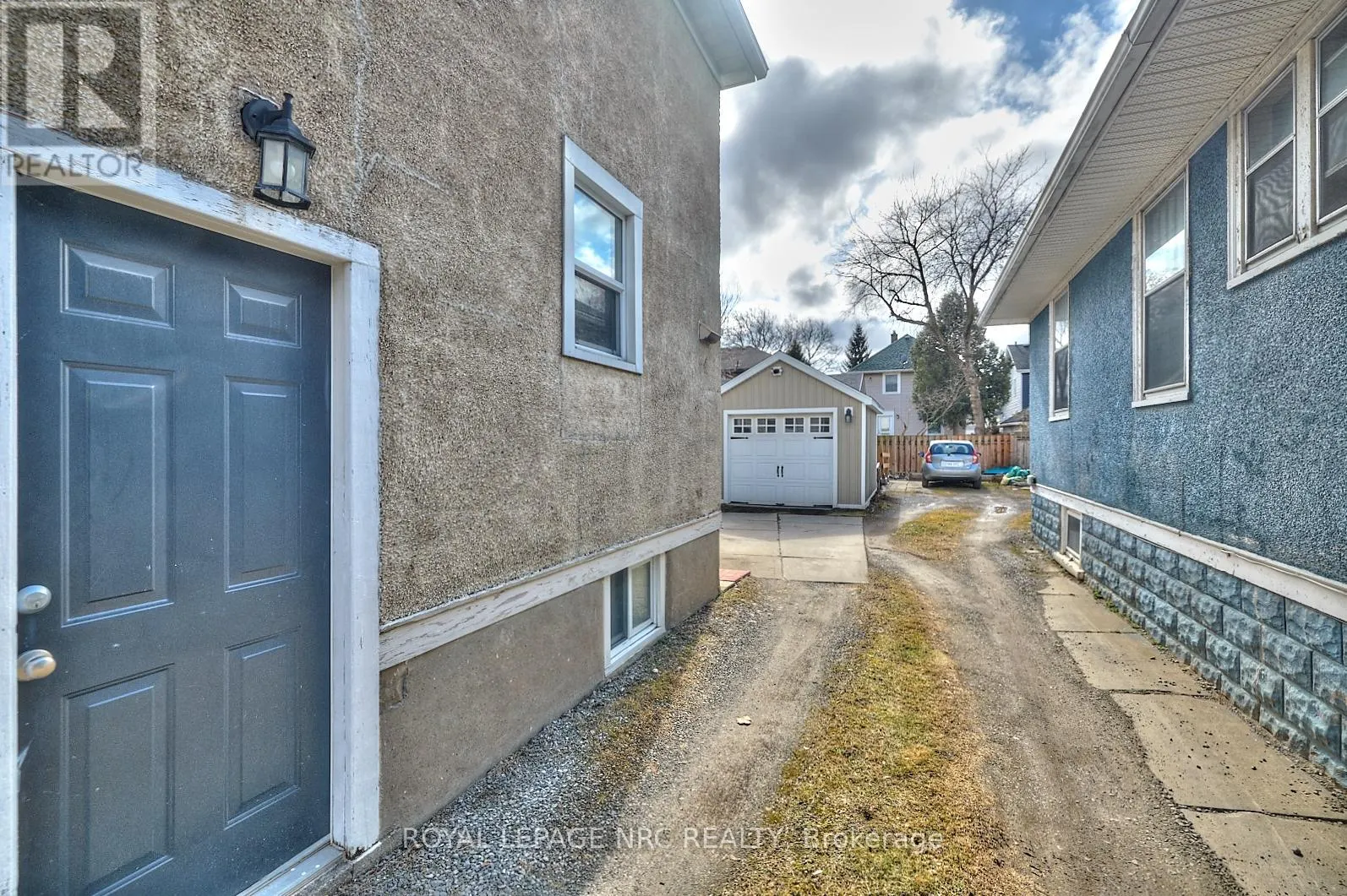 92 DUFFERIN STREET